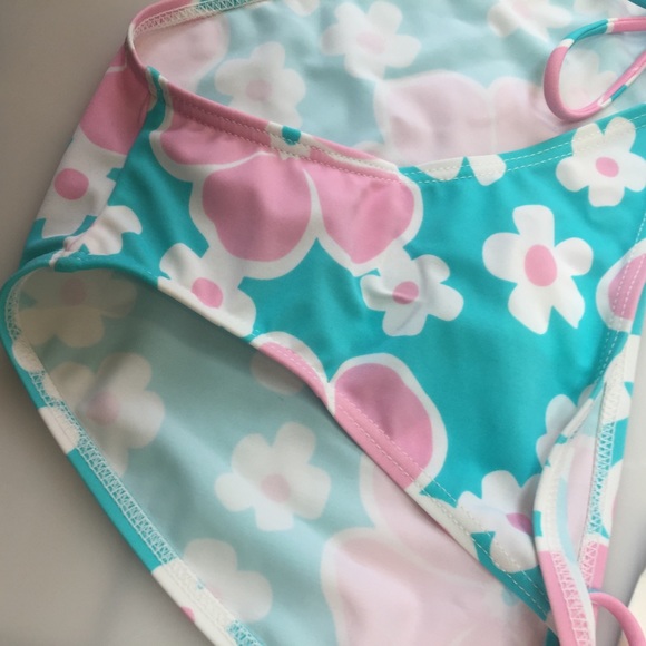 *CLOSEOUT* NWT Floral Bikini Bottom Size M - Picture 4 of 4